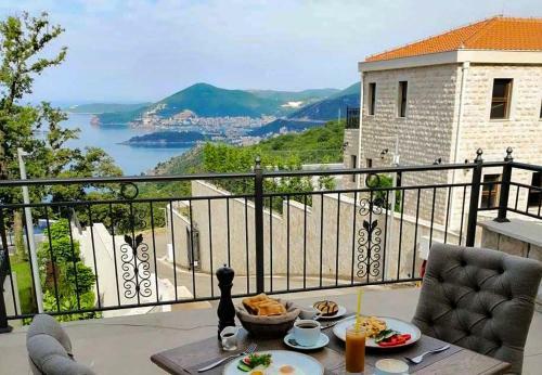 Villa Oak Leaf Residences