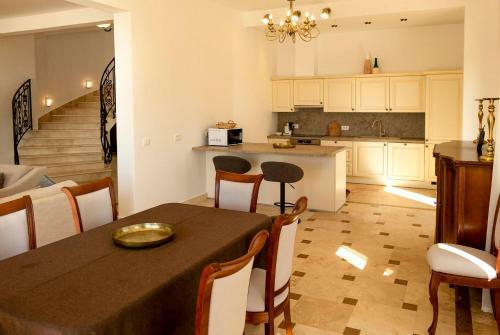 Villa Oak Leaf Residences