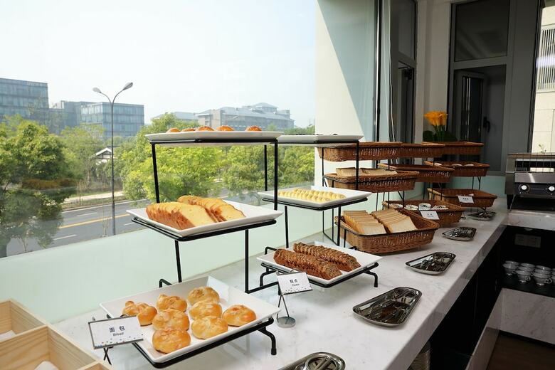 Hotel Hampton By Hilton Technology City