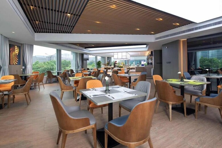 Hotel Hampton By Hilton Technology City