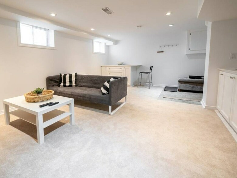 Quiet Greektown 1 Bedroom Apartment