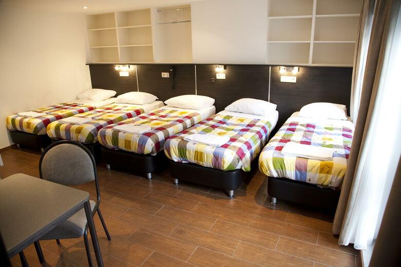 Hotel Barry