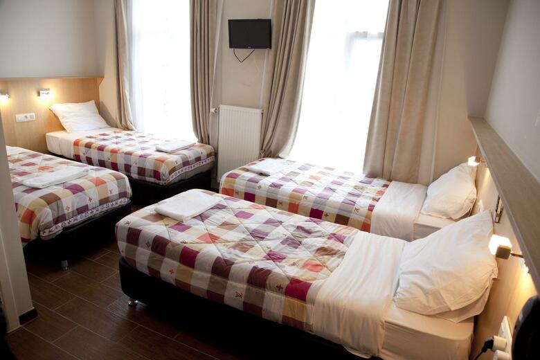 Hotel Barry