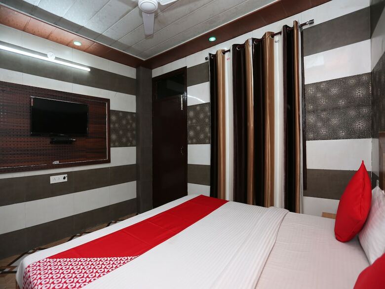 Oyo 28835 Hotel Star