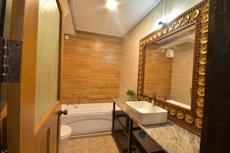 Hotel Mico Hill Resort