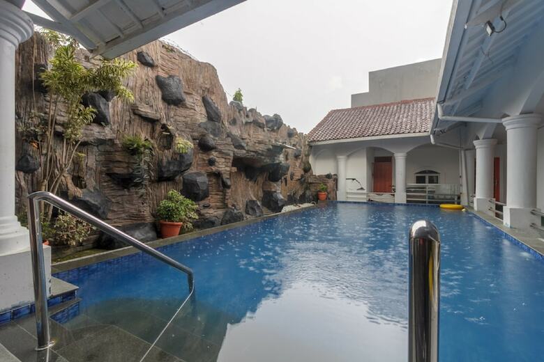 Hotel Reddoorz Syariah Near Exit Toll Puncak