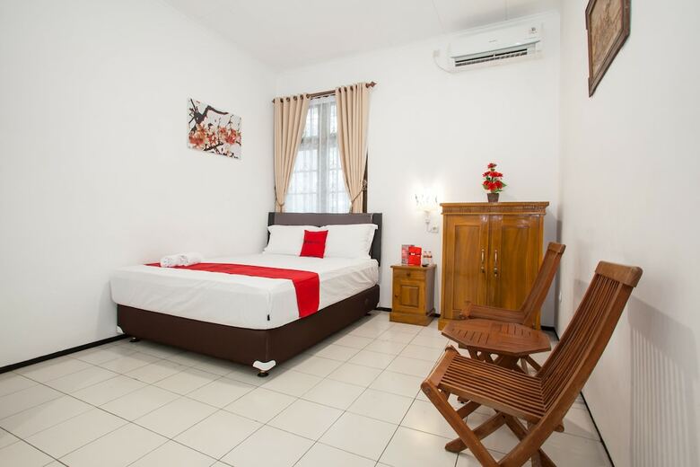 Hotel Reddoorz Near Sanan Malang