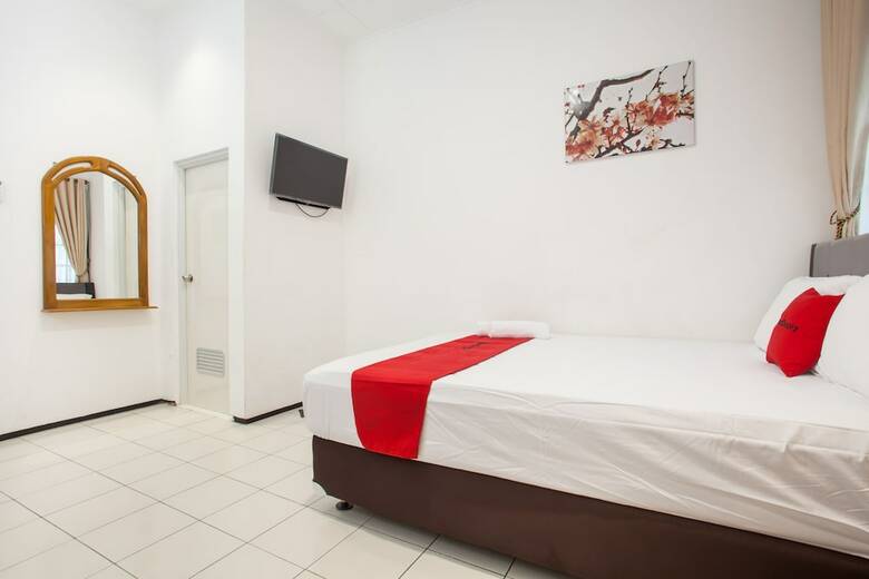 Hotel Reddoorz Near Sanan Malang