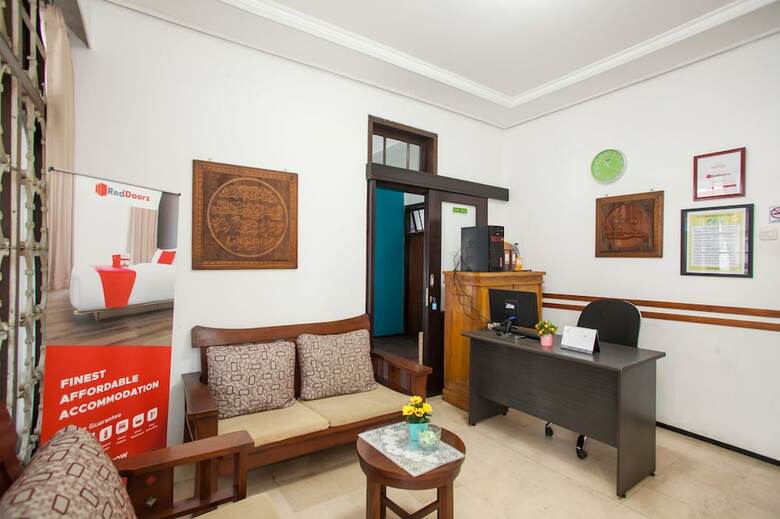 Hotel Reddoorz Near Sanan Malang