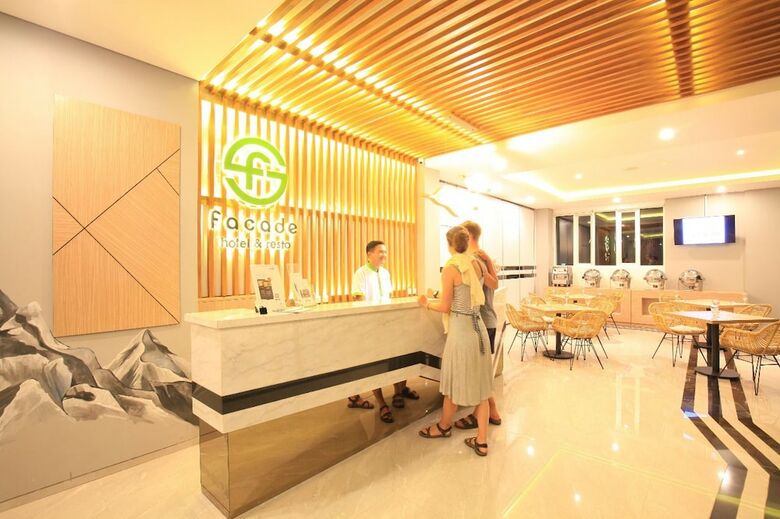 Facade Hotel By Azana