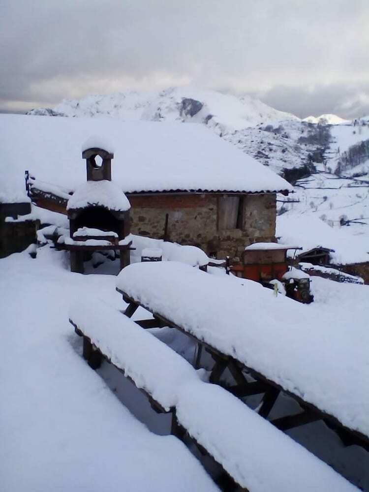 Hostal Albergue La Aldea