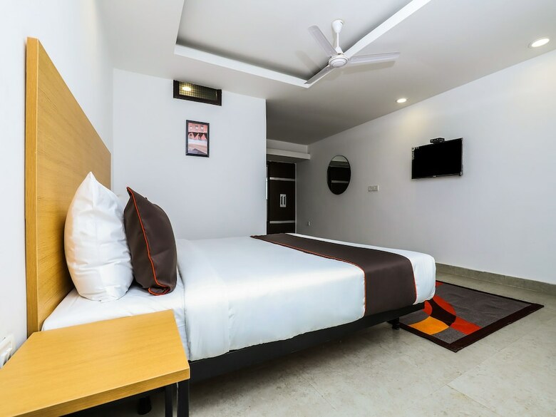 Hotel Collection O 30101 Red Coral Hassanpur
