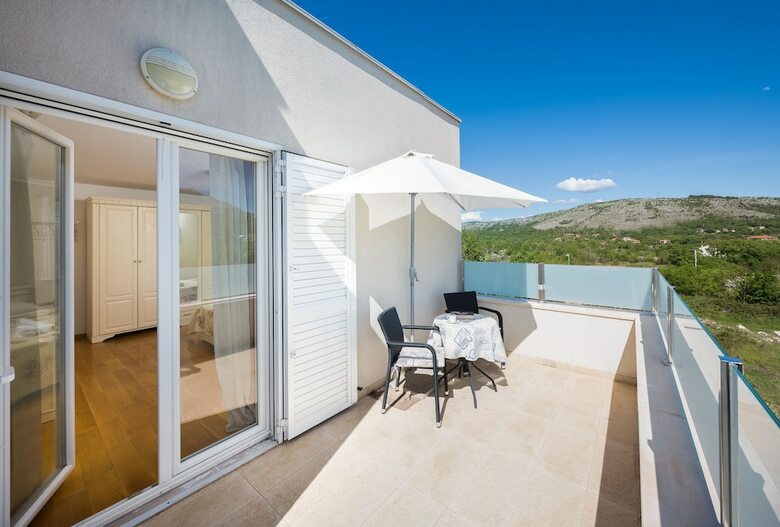 Stunning Villa Sofia With Heated Pool In Split Hinterland