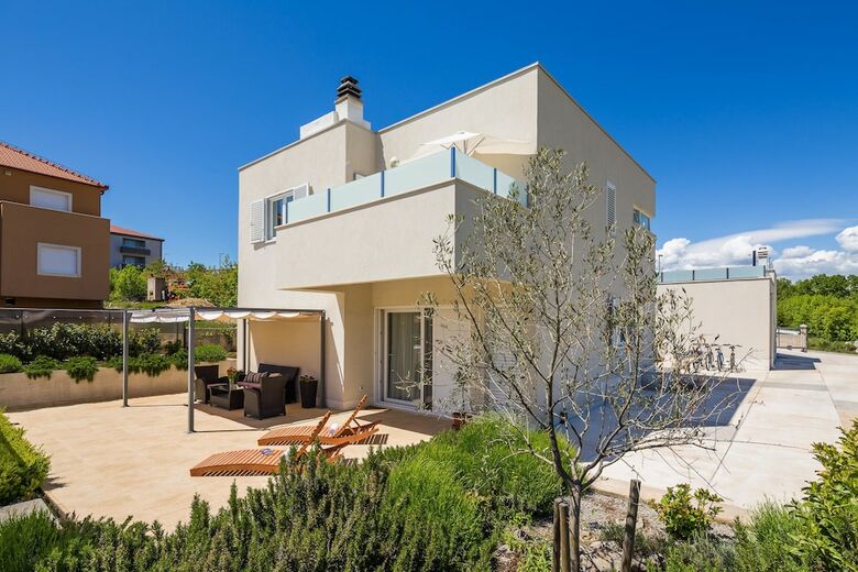 Stunning Villa Sofia With Heated Pool In Split Hinterland