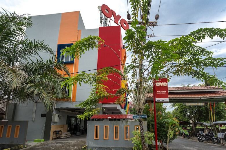Hostal Oyo 834 Alletha Guest House 1