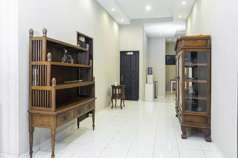 Hostal Oyo 758 Rumah Leting Homestay