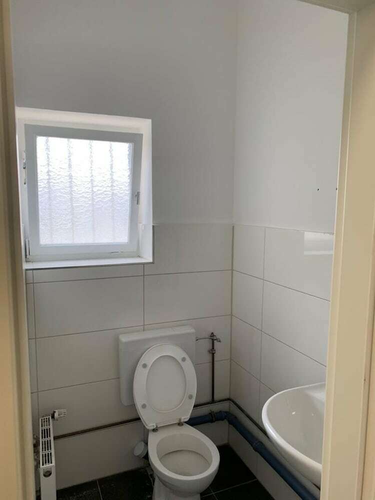 Ab Apartment 94