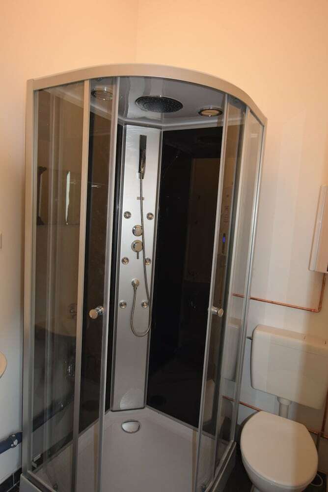 Ab Apartment 94