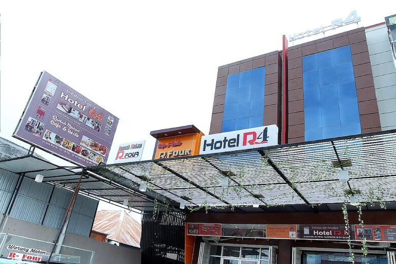 Oyo 861 R Four Hotel