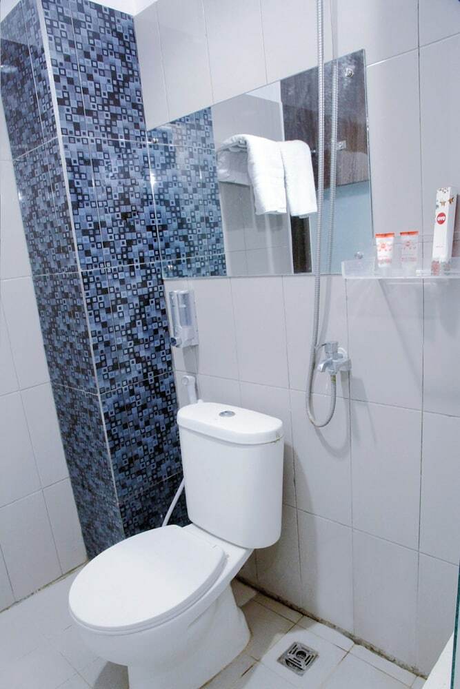 Oyo 861 R Four Hotel