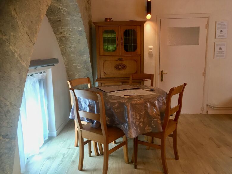 Ch�telet De Barben�on