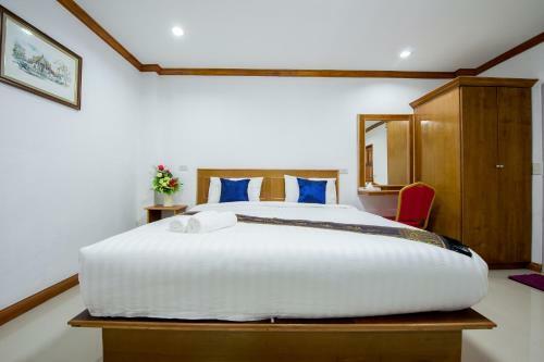 Thatphanom View Hotel