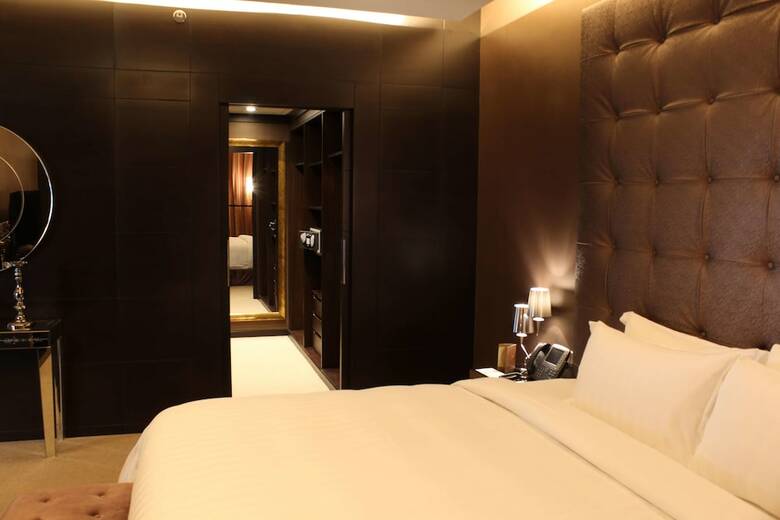 Safir Fintas Kuwait Hotel
