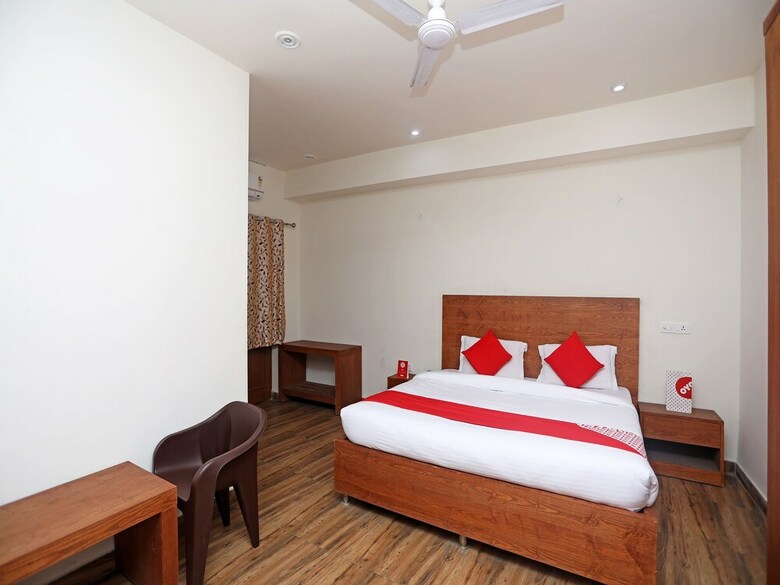 Oyo 18347 Hotel Mountain Inn