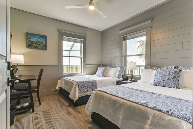Bed & Breakfast Harborwalk Lodge