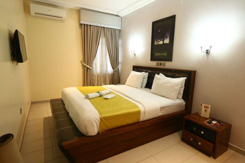 St Hotel Apartment
