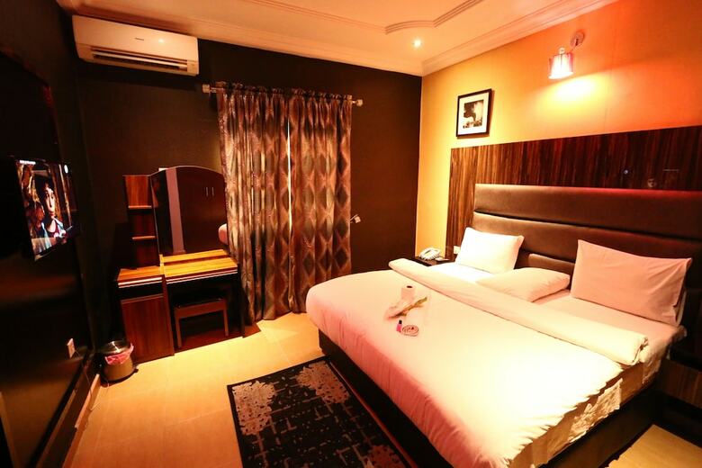 St Hotel Apartment