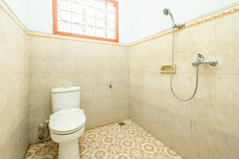 Oyo 943 Hotel Azalea Syariah