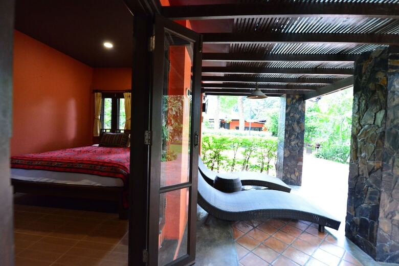 Hotel Baan Nai Soi Homestay