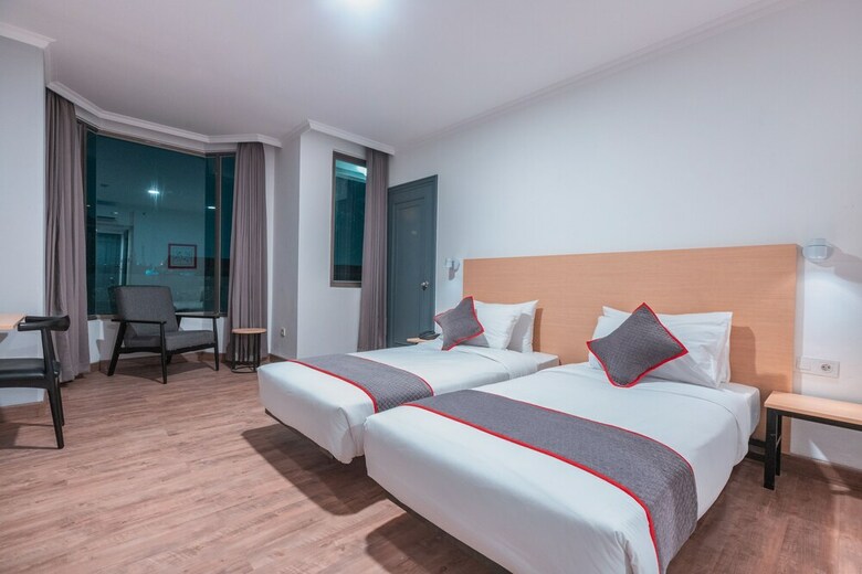Oyo Townhouse 2 Hotel Gunung Sahari