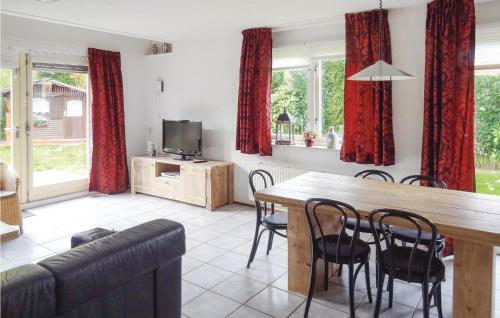 Four-bedroom Holiday Home In Wemeldinge