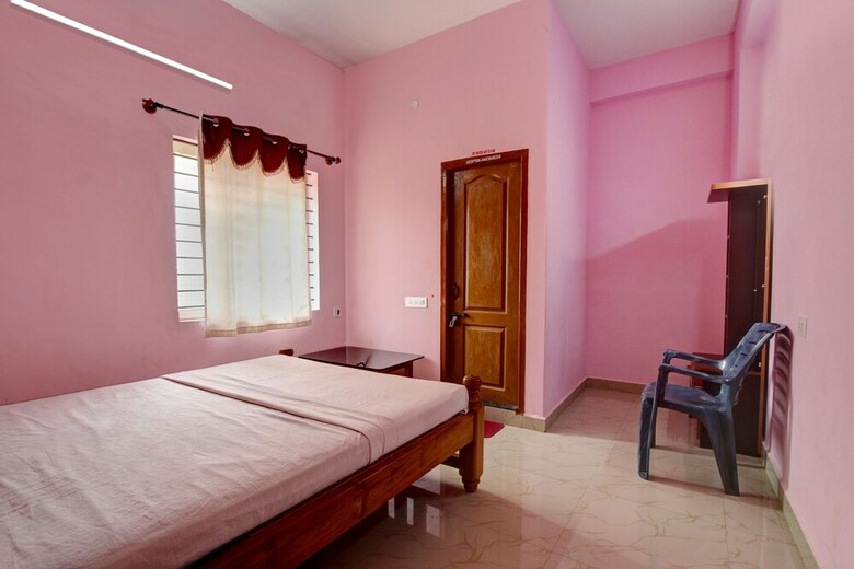 Hotel Spot On 37203 Royal Comforts