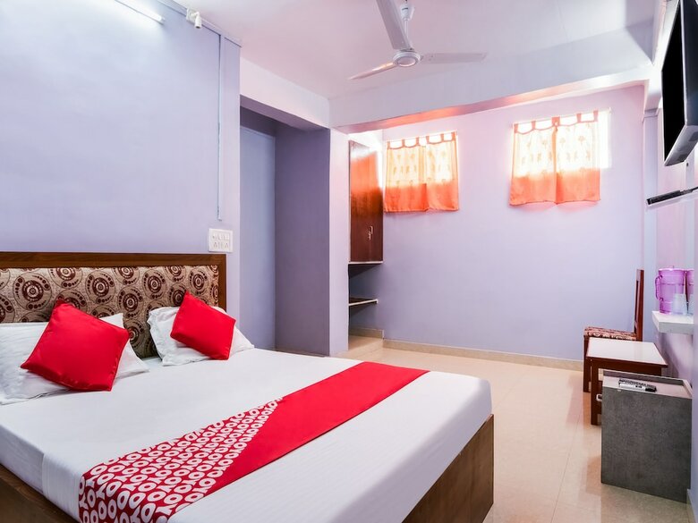 Spot On 37504 Mayura Hotel And Lodge