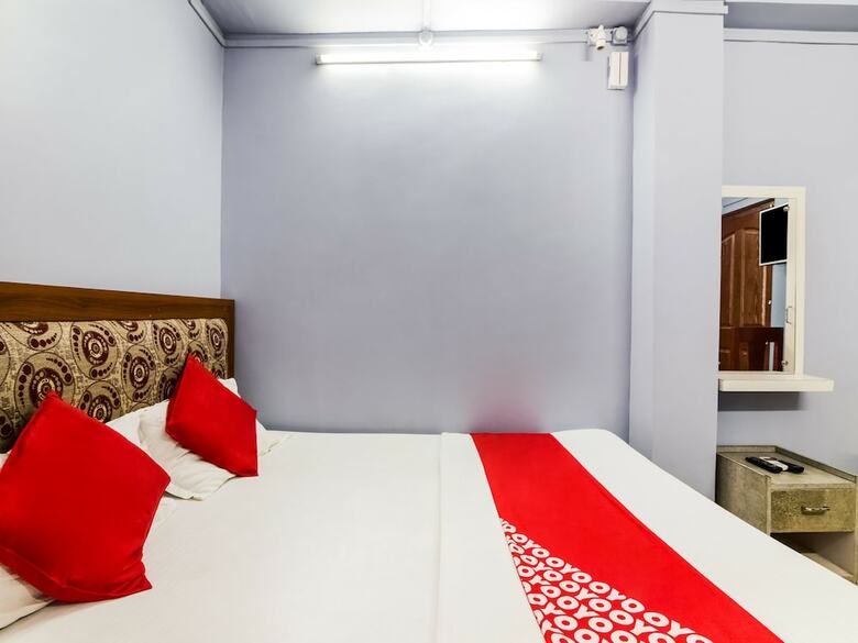 Spot On 37504 Mayura Hotel And Lodge