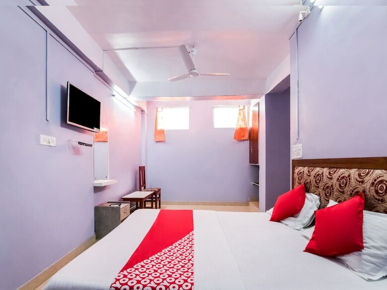Spot On 37504 Mayura Hotel And Lodge