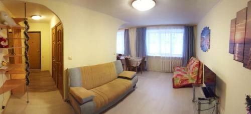 Apartment On Dekabristov 181a