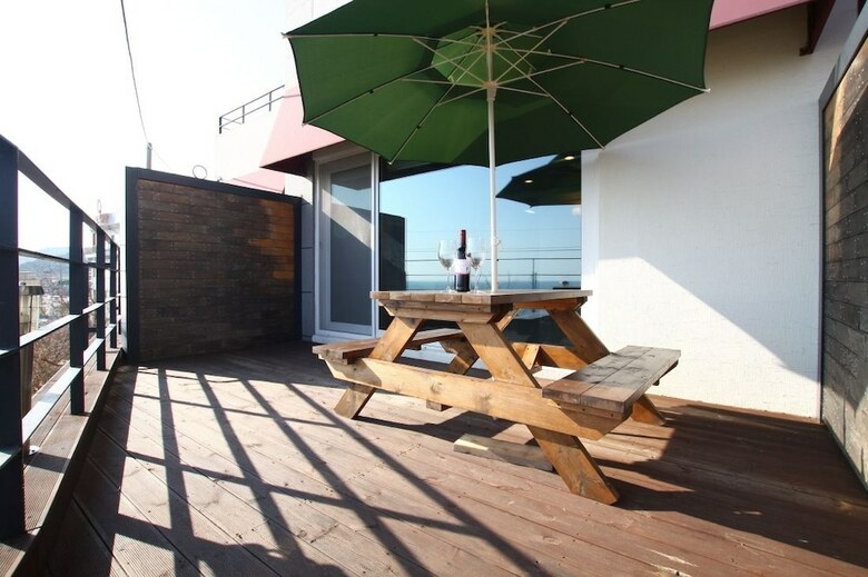 Prada Hotel & Pension