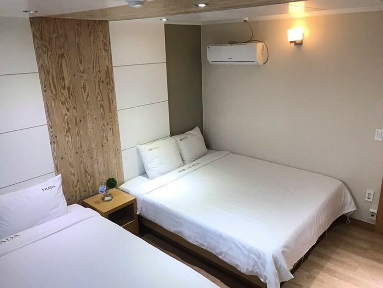 Prada Hotel & Pension
