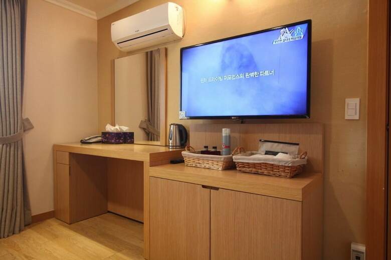 Prada Hotel & Pension