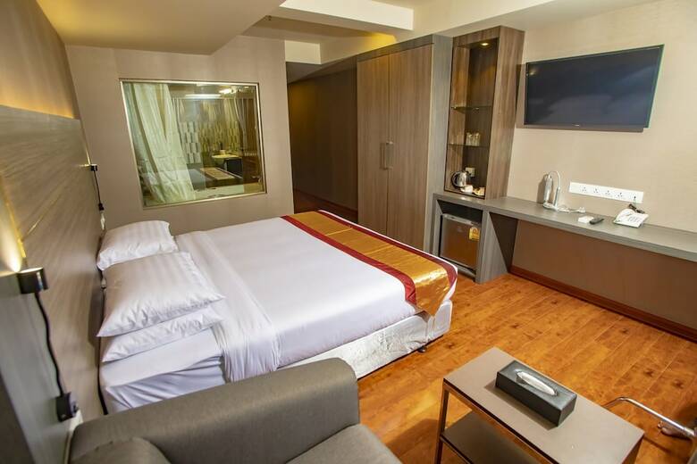 Hotel Prestige Residences At Golden Valley