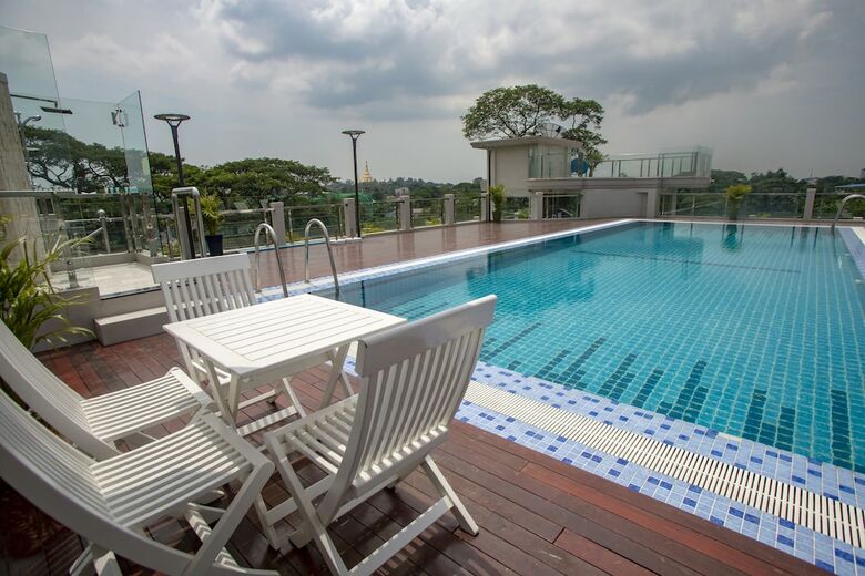 Hotel Prestige Residences At Golden Valley