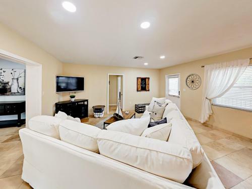 1919 Siesta Drive Home