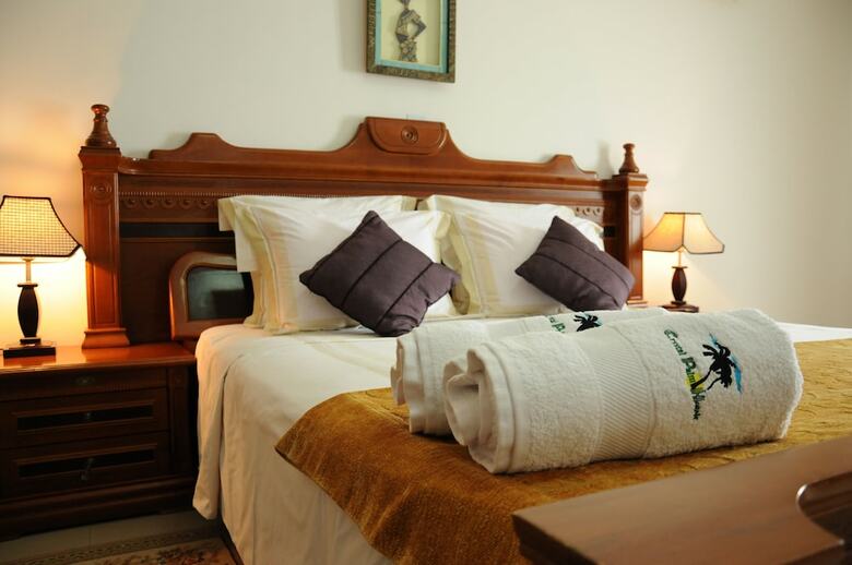 Crystal Palm Hotel