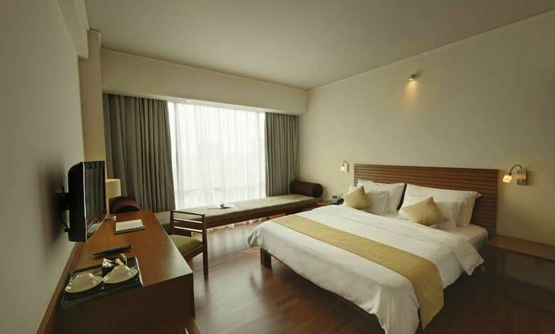 Hotel Sparks Luxe Jakarta