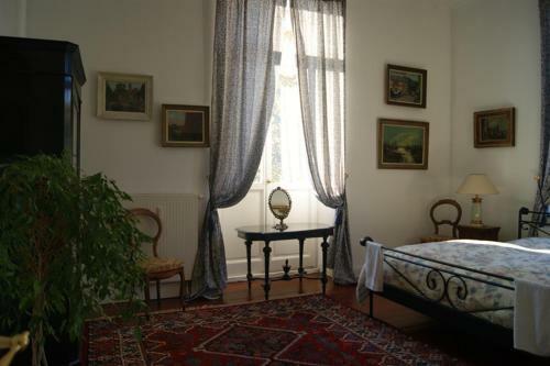 Hostal Chateau Neufays