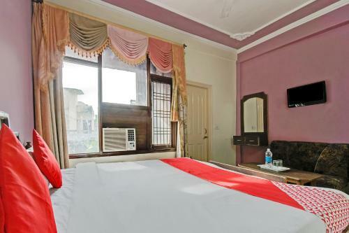 Oyo 24888 Hotel Sham Palace